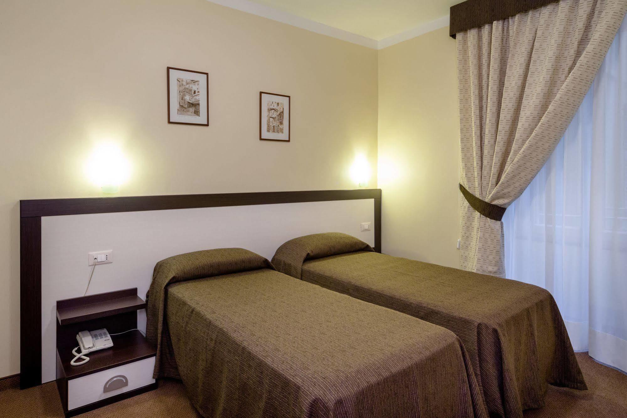 Hotel Boccascena 제노바 외부 사진