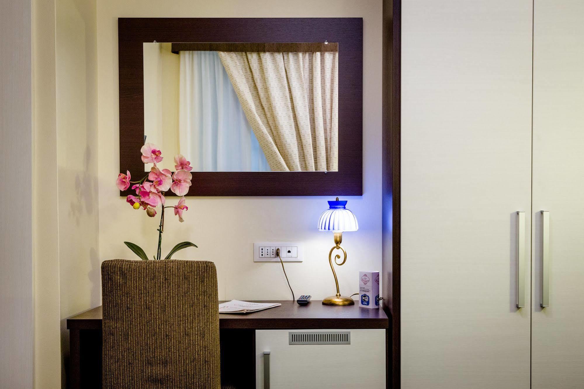 Hotel Boccascena 제노바 외부 사진